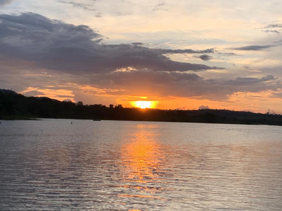 Chale Com Jacuzzi Vista Do Lago Alexania المظهر الخارجي الصورة